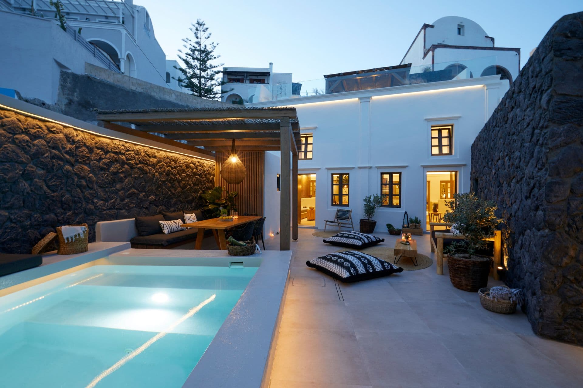 Floria Suites Santorini