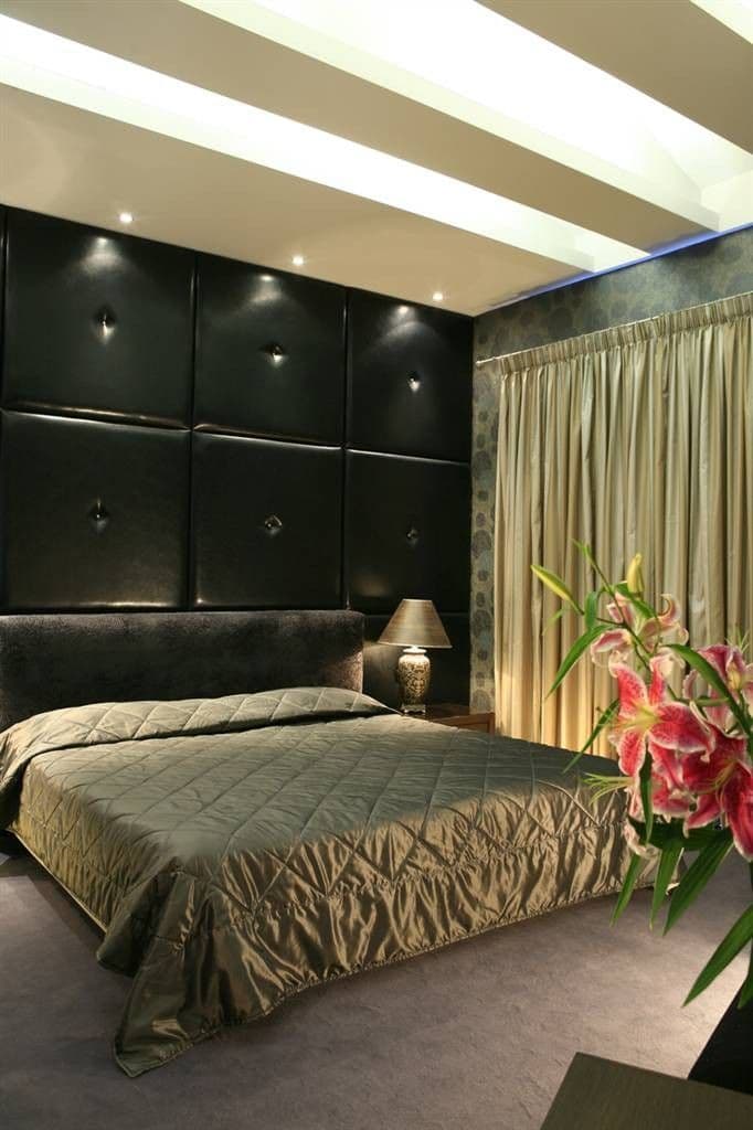 Galaxy Art Hotel
