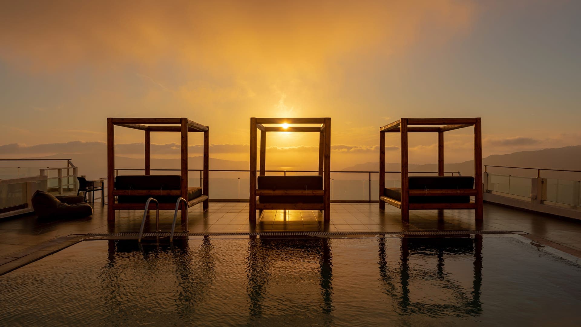 Gizis Cliffside Suites