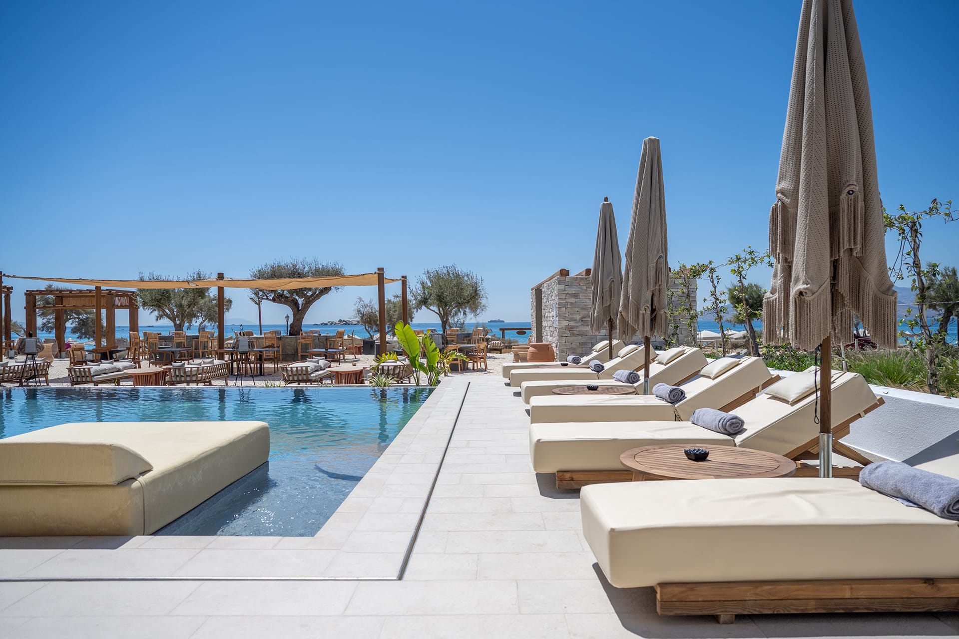 Glaronissi Beach