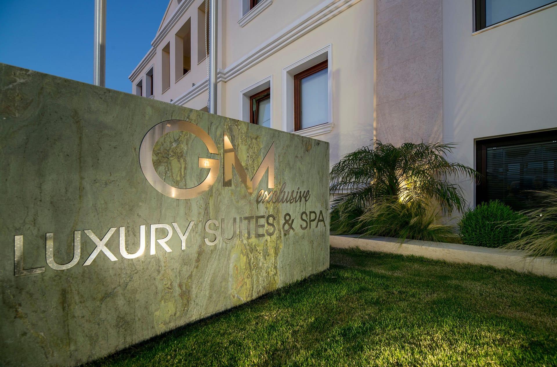 GM Exclusive Luxury Suites And SPA