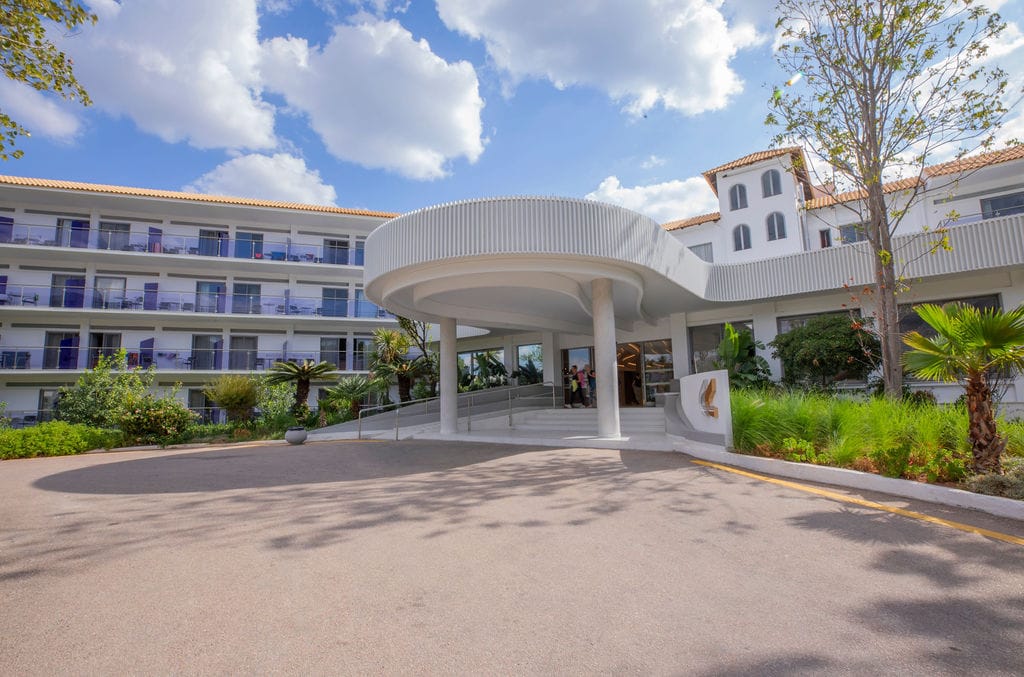 Golden Coast Hotel & Bungalows