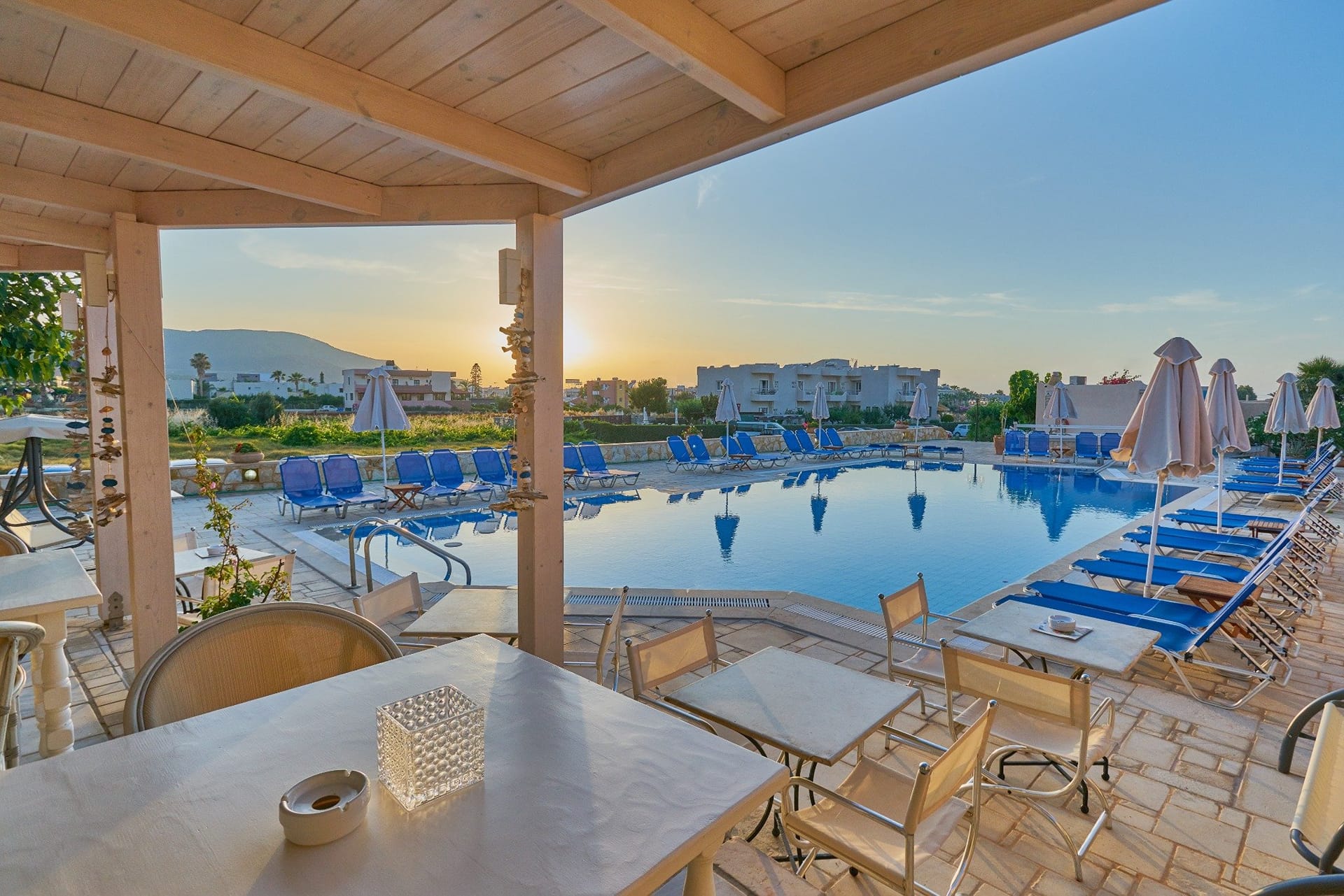 Golden Bay Apartments-Garden Haven​