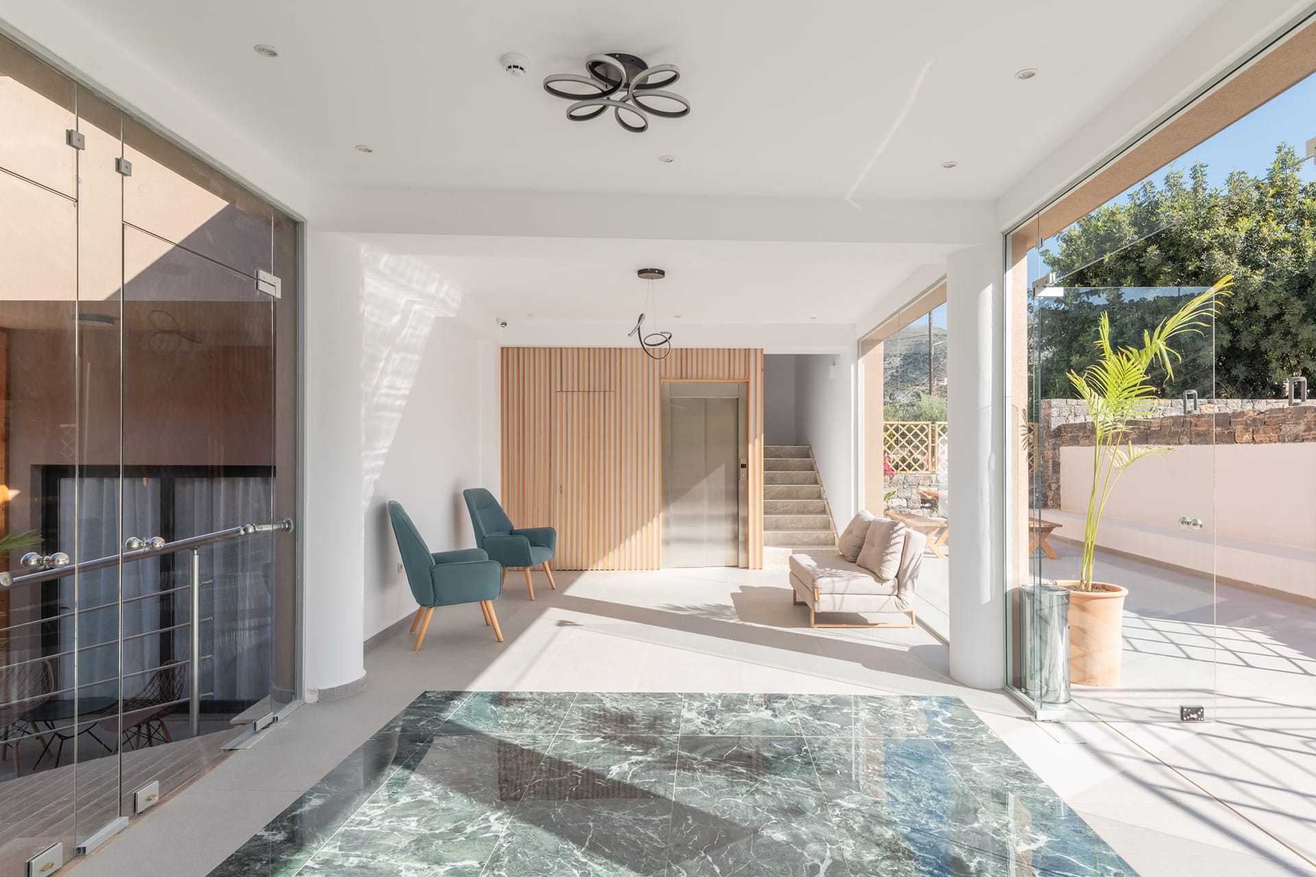 Golden Bee Lifestyle Hotel