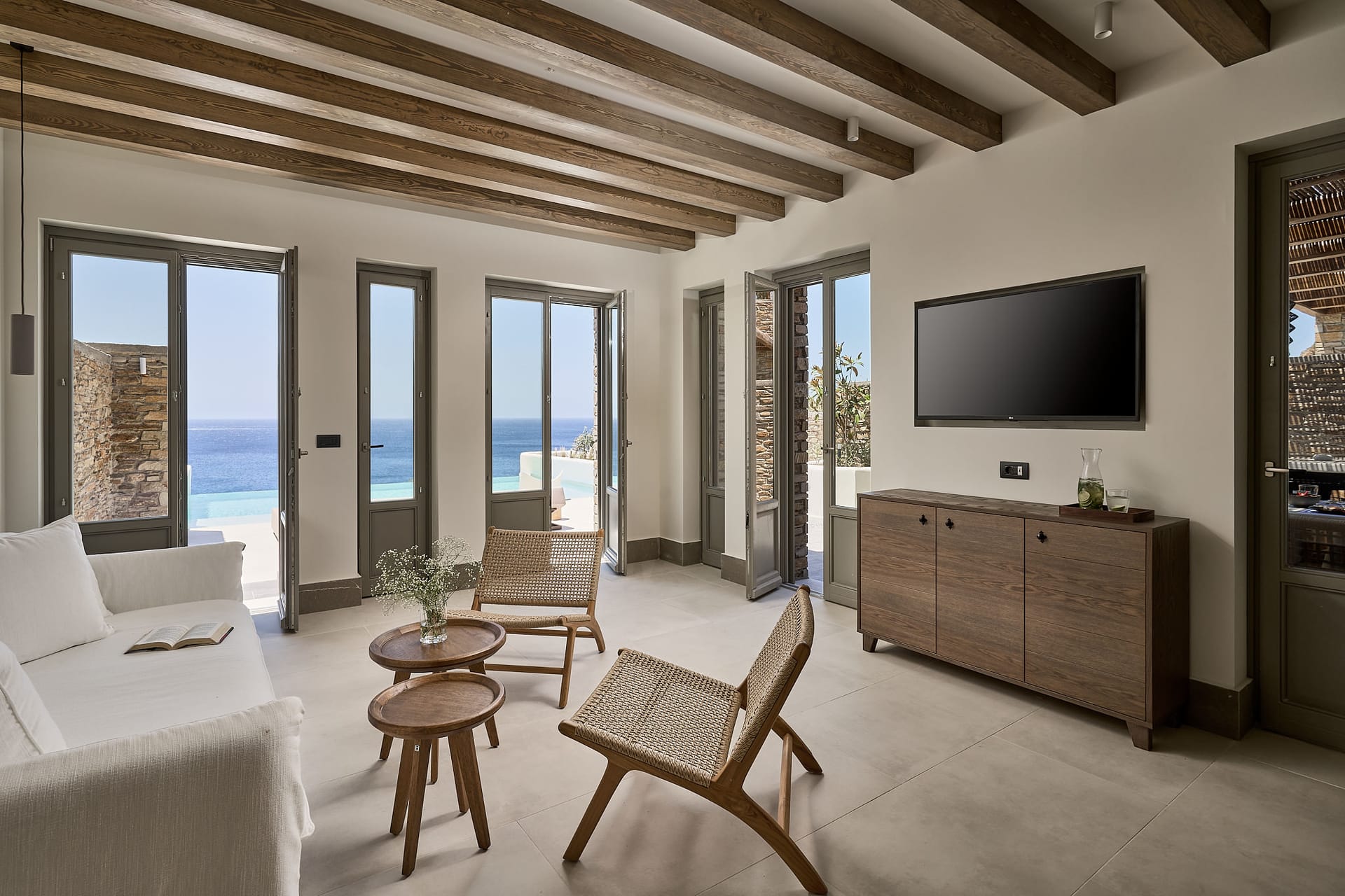Ios Grand Pool Suites