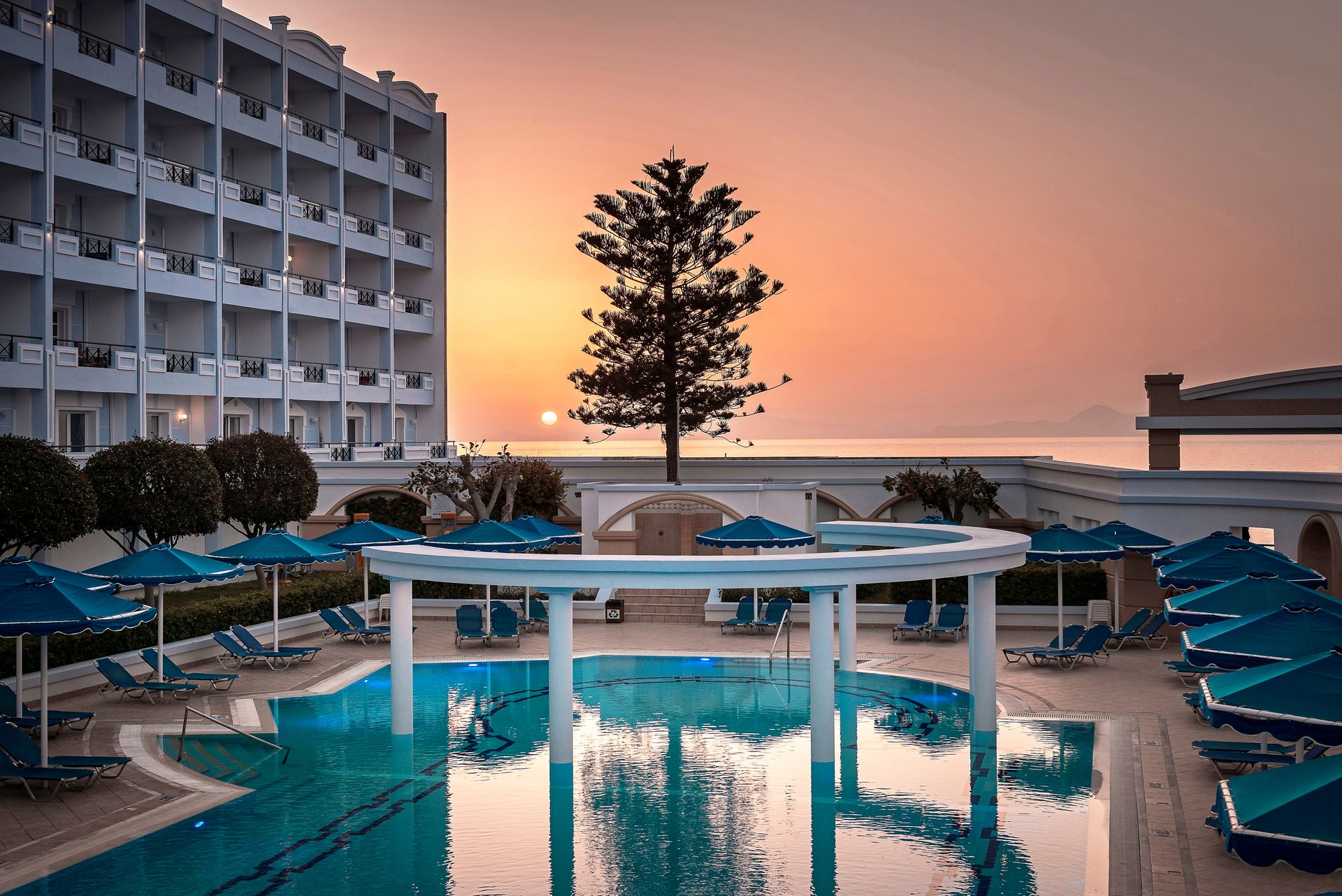 MITSIS GRAND BEACH HOTEL