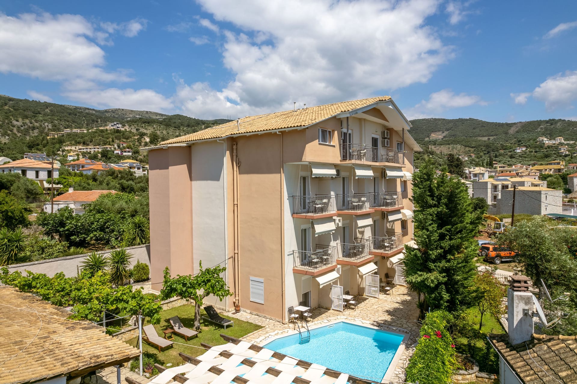 Harmony Apartments Sivota