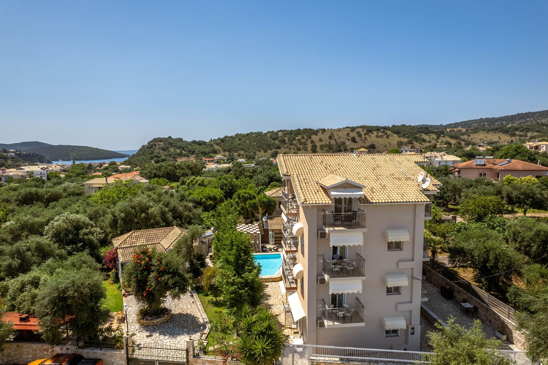 Harmony Apartments Sivota