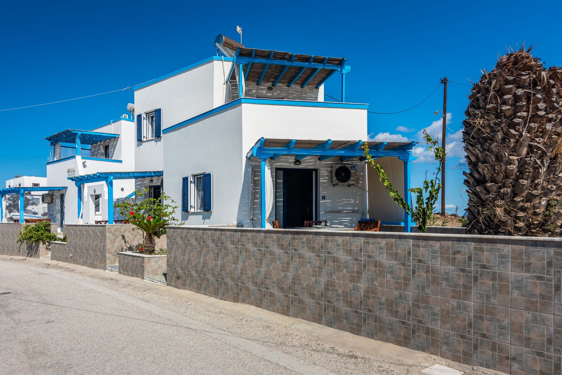 Heliovasilema Studios Milos
