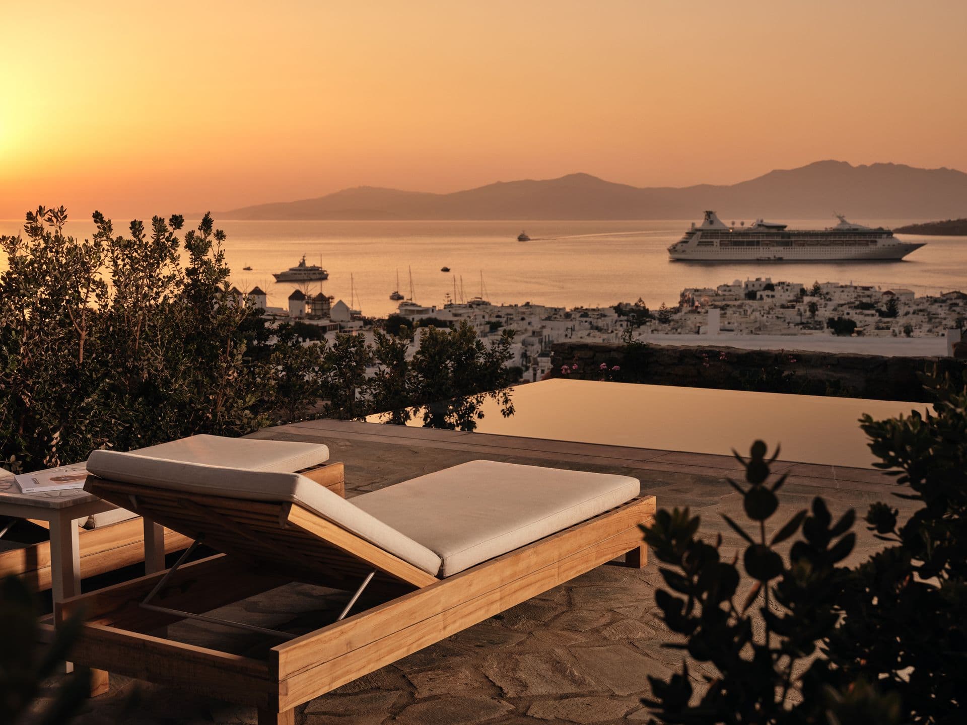 Belvedere Mykonos - Hilltop Complex Rooms & Suites