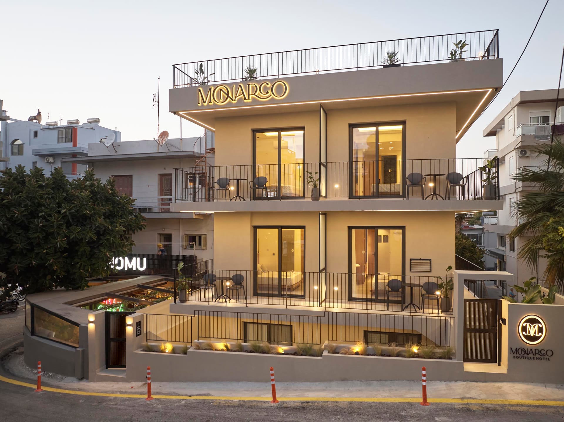 Monarco ​Executive ​Rooms