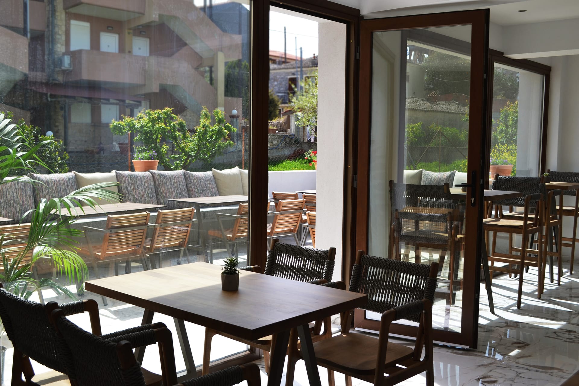 IADES suites