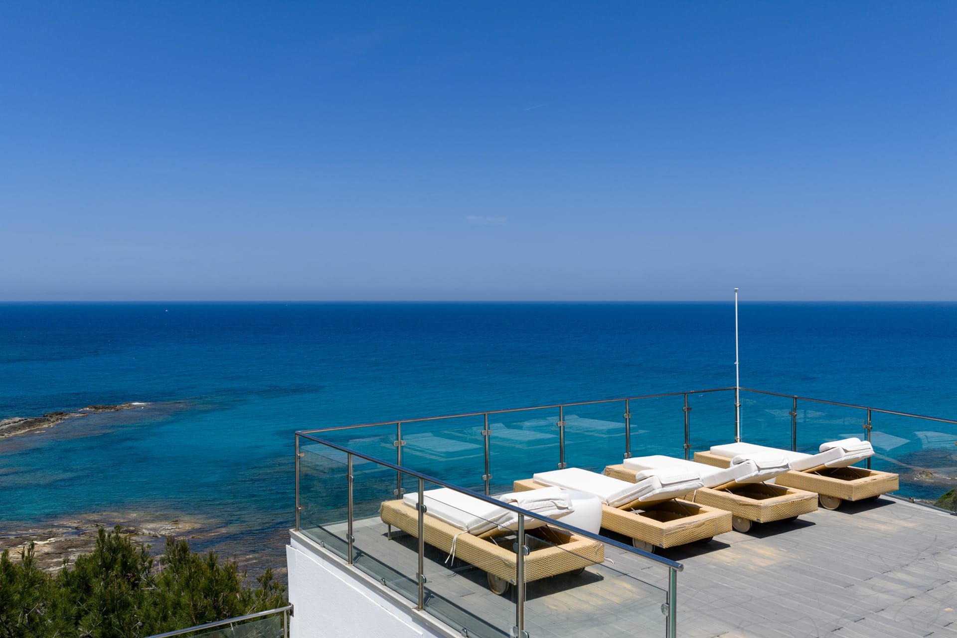 Icarus Luxury Beachfront Villa