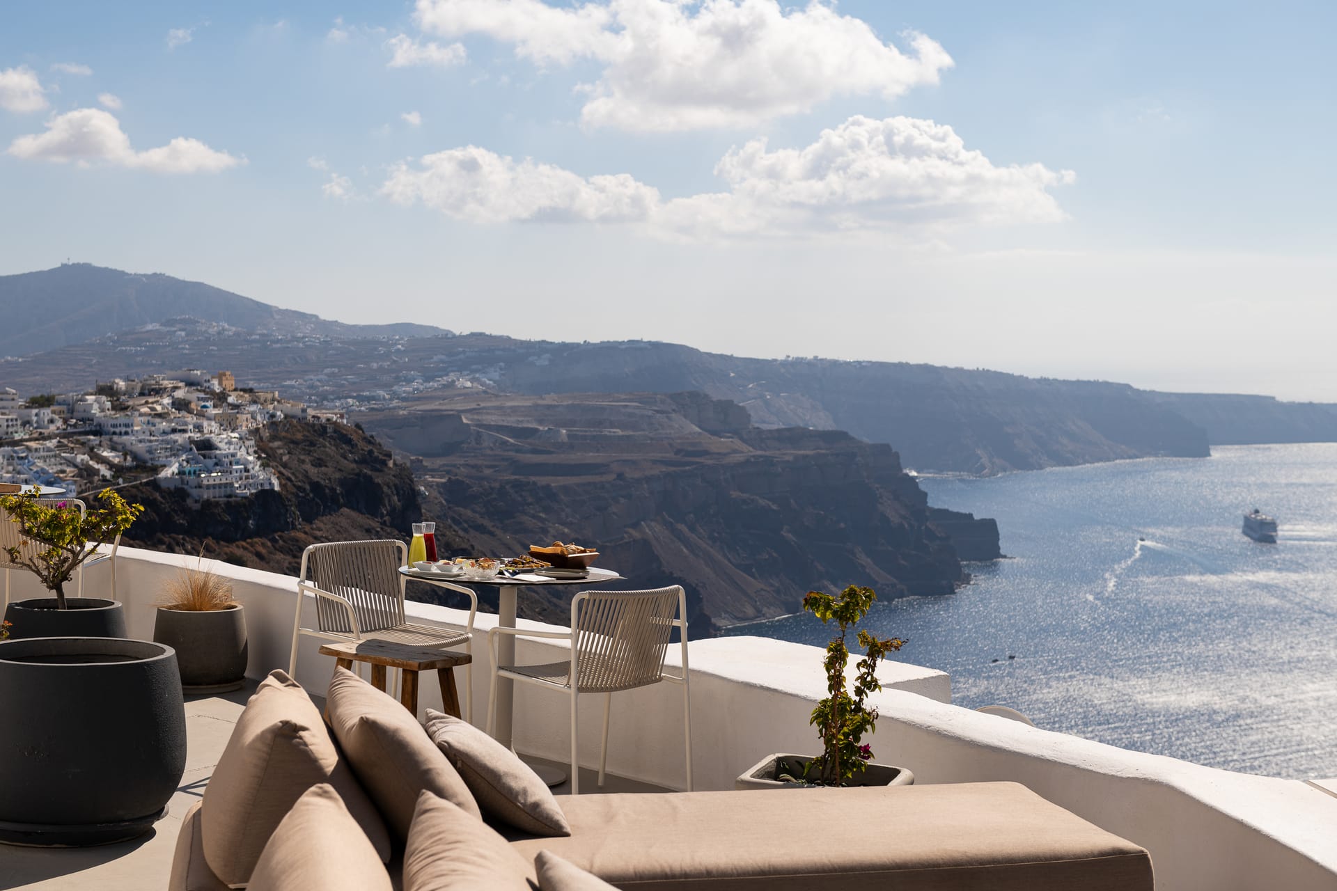 Iconic Santorini a boutique cave hotel