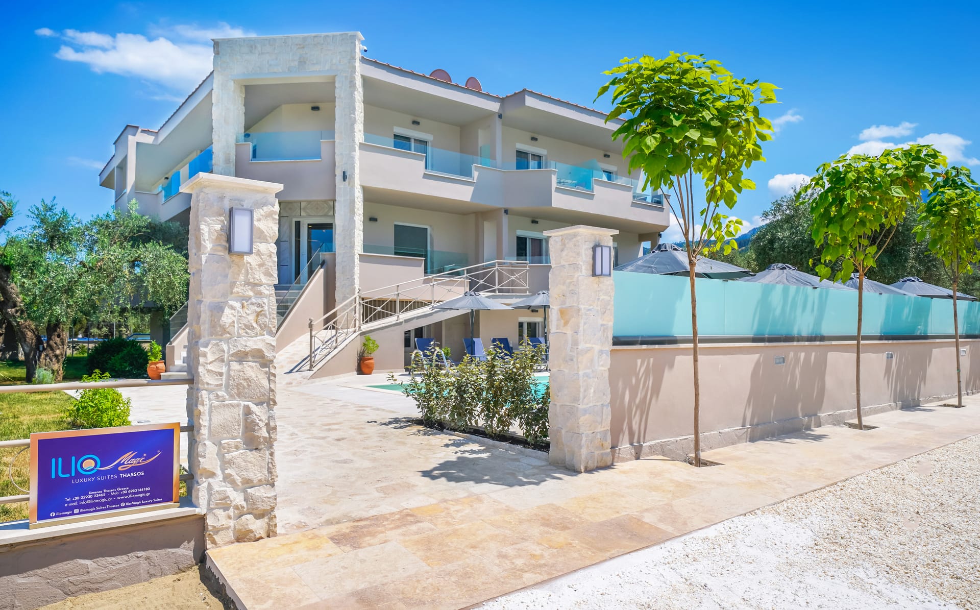 Iliomagic Luxury Suites