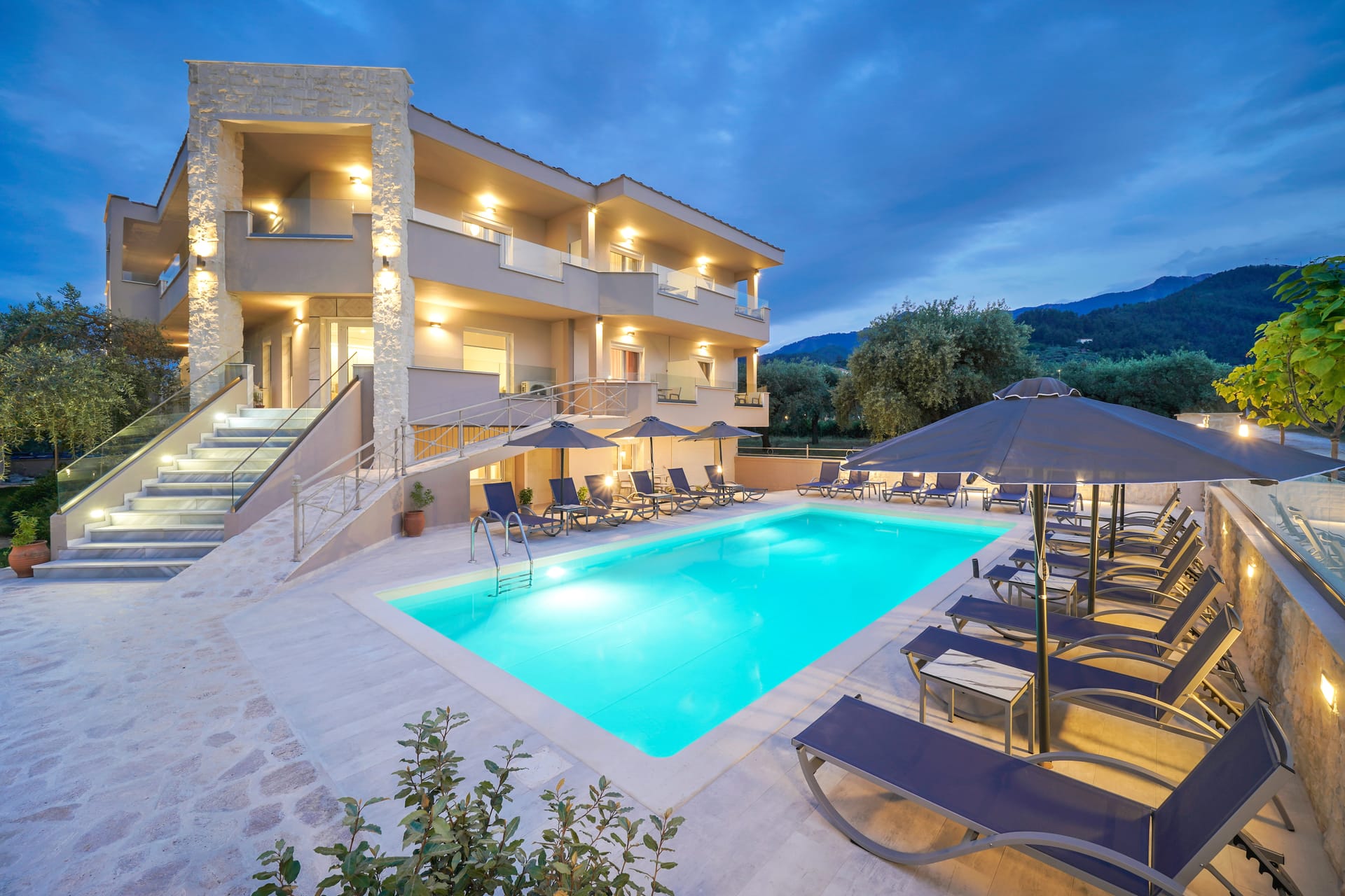 Iliomagic Luxury Suites