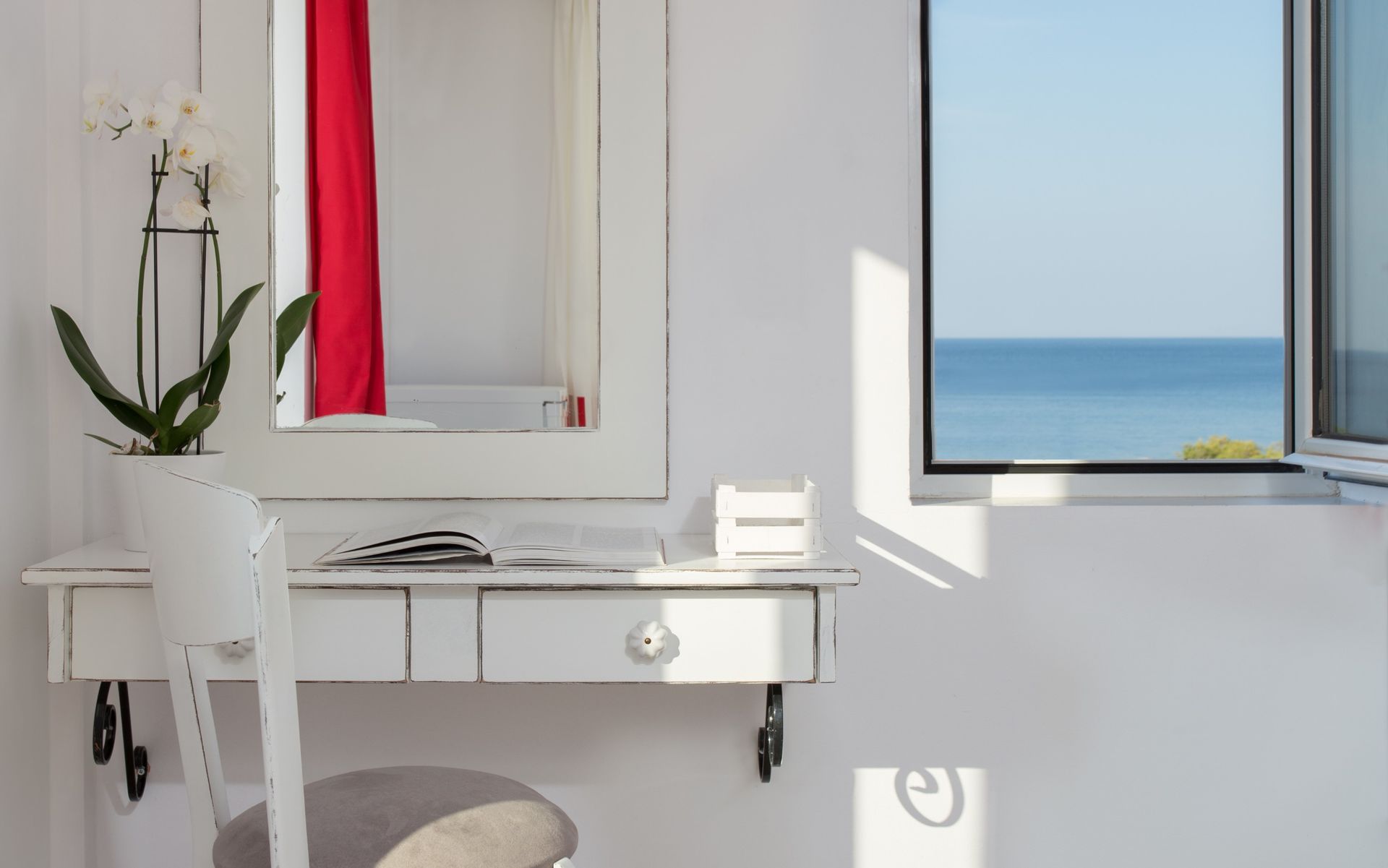 Iris Beach Hotel