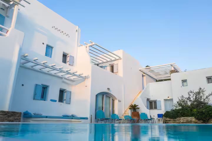 Ivi Mykonean Suites