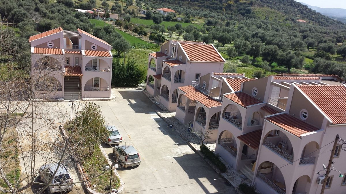 Kaiafas Lake Hotel