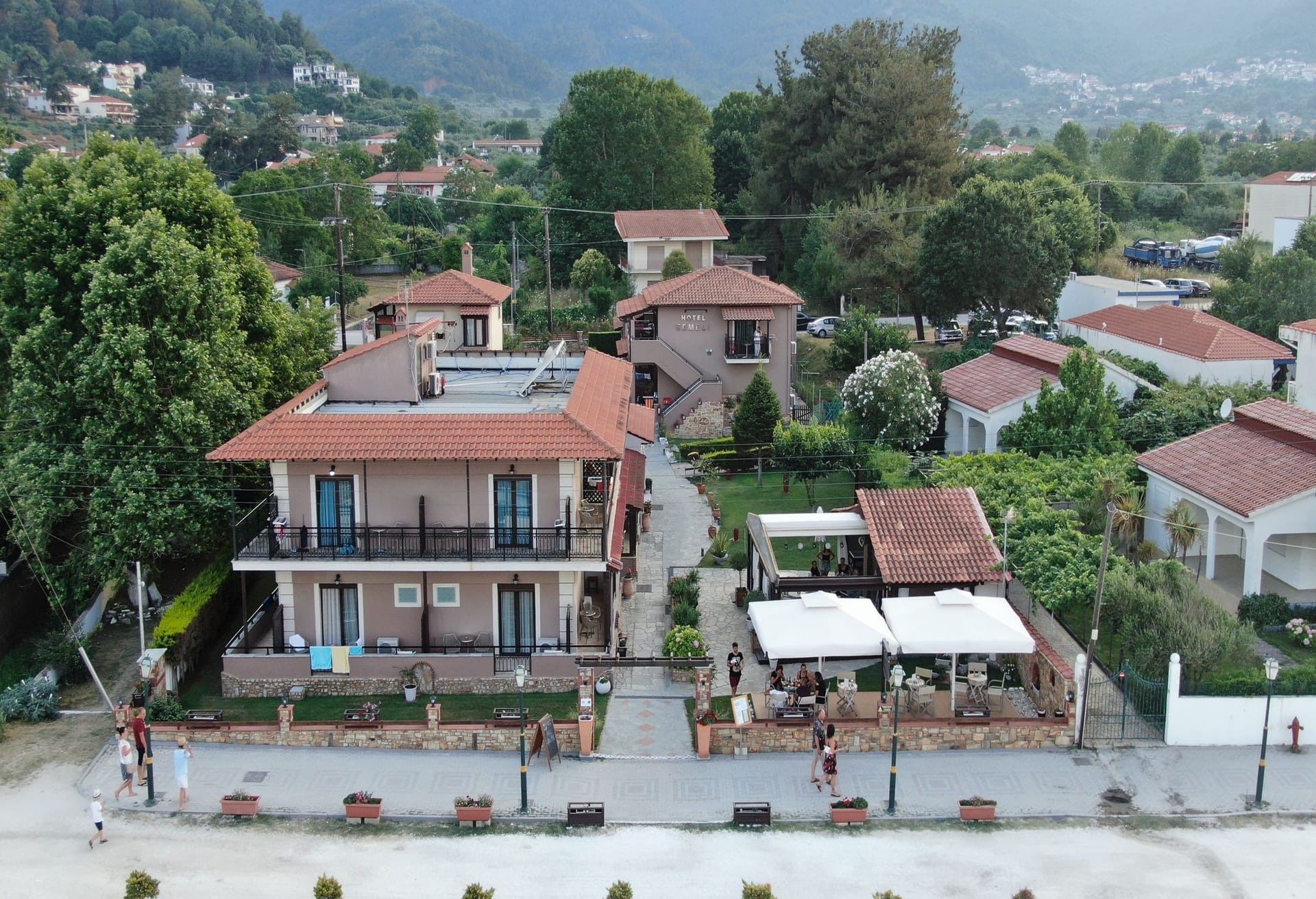 Kamelia & Semeli Hotel