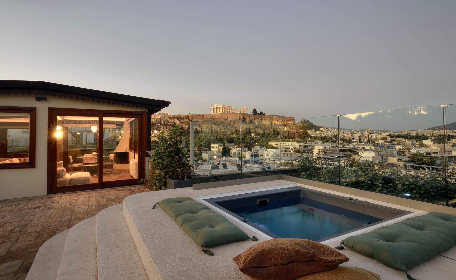 Karyatis Luxury Maisonette by K&K Athens