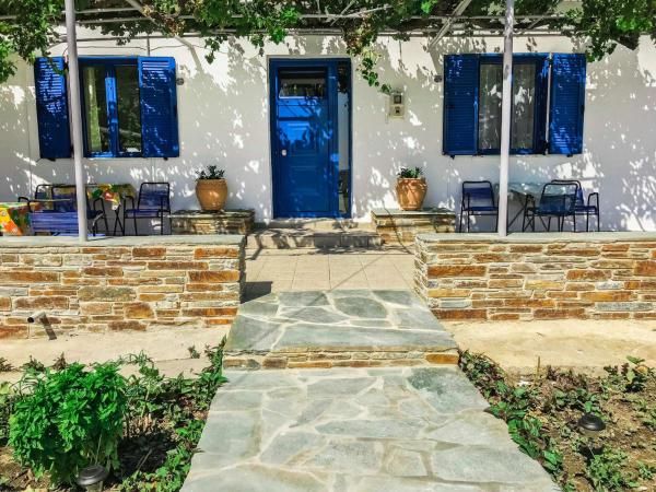 Katerina Beach Rooms Andros