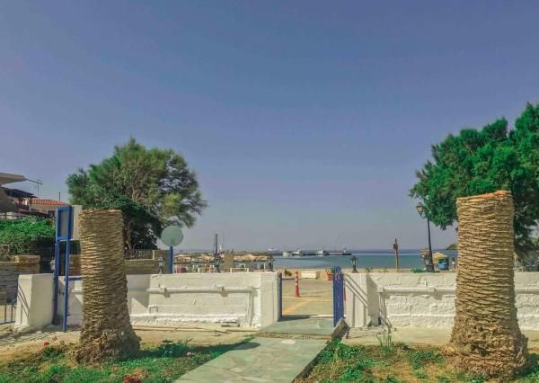Katerina Beach Rooms Andros