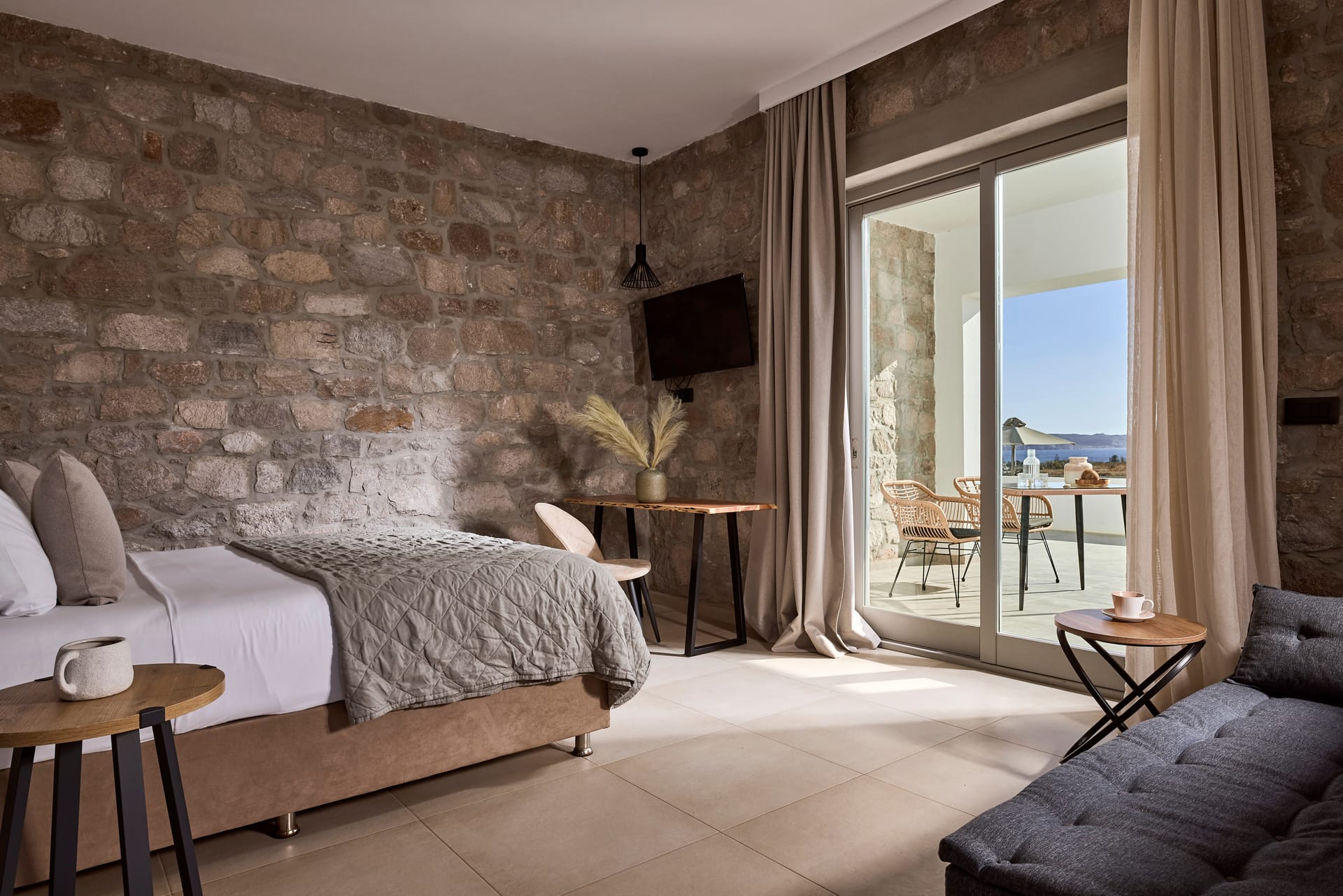 Kedros Milos Suites