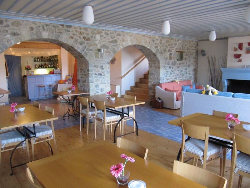 Kiriaki Traditional Hotel & Junior Suites