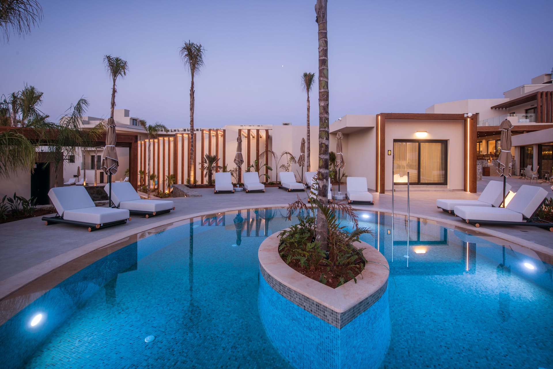 Noble Hotel & Suites