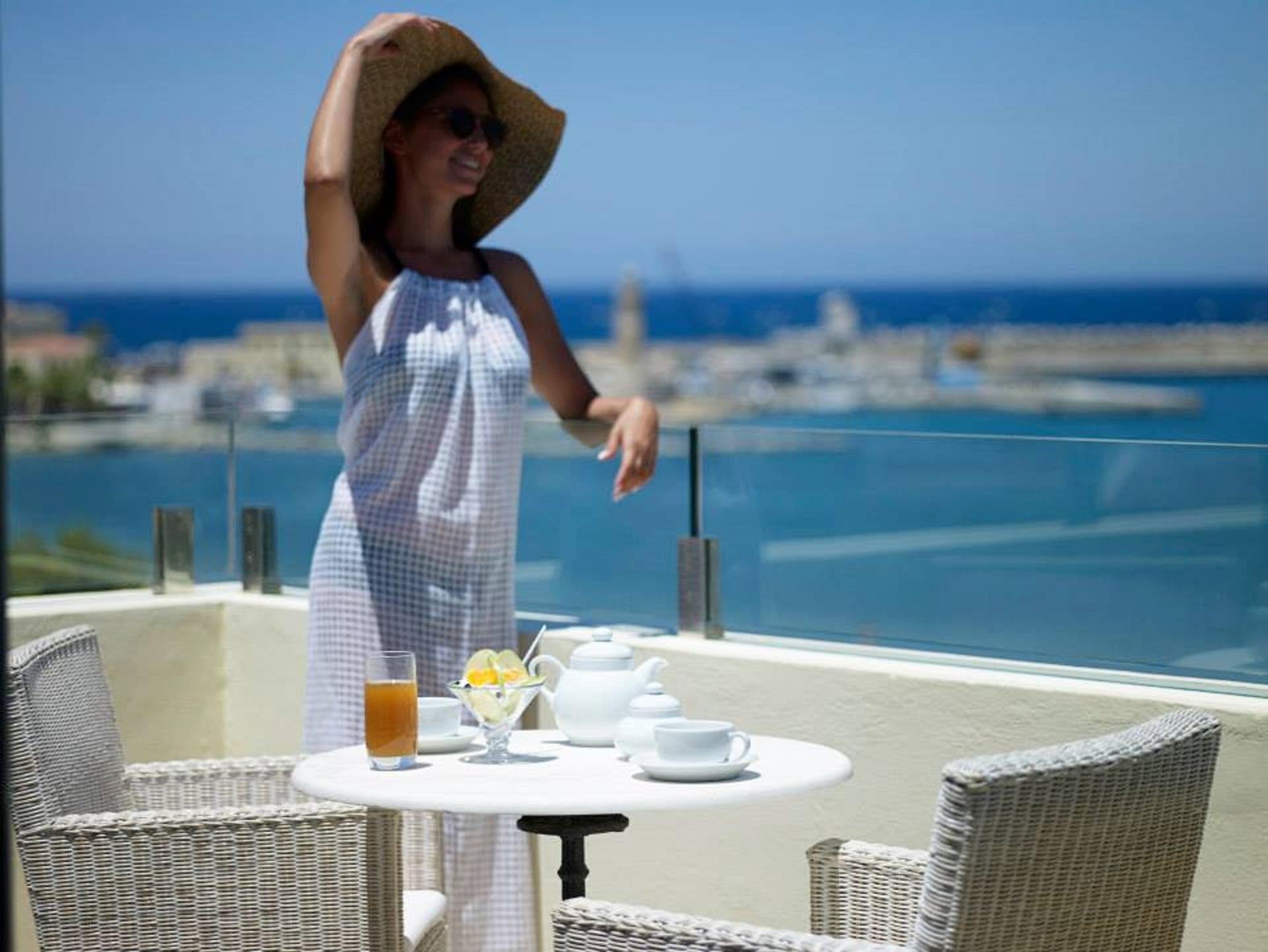 Kyma Suites Beach Hotel