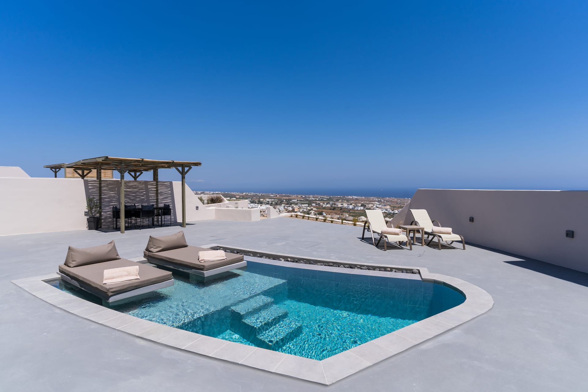 Lavadoze Luxury Suites