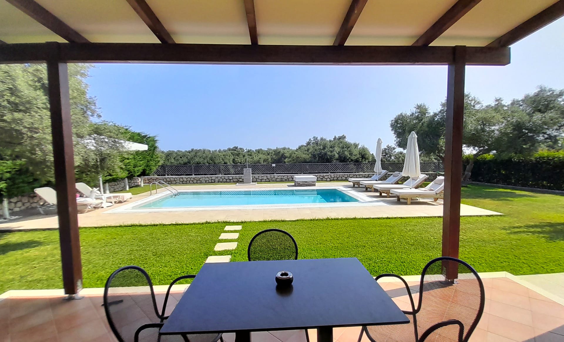 Lefkogea Villas & Apartments