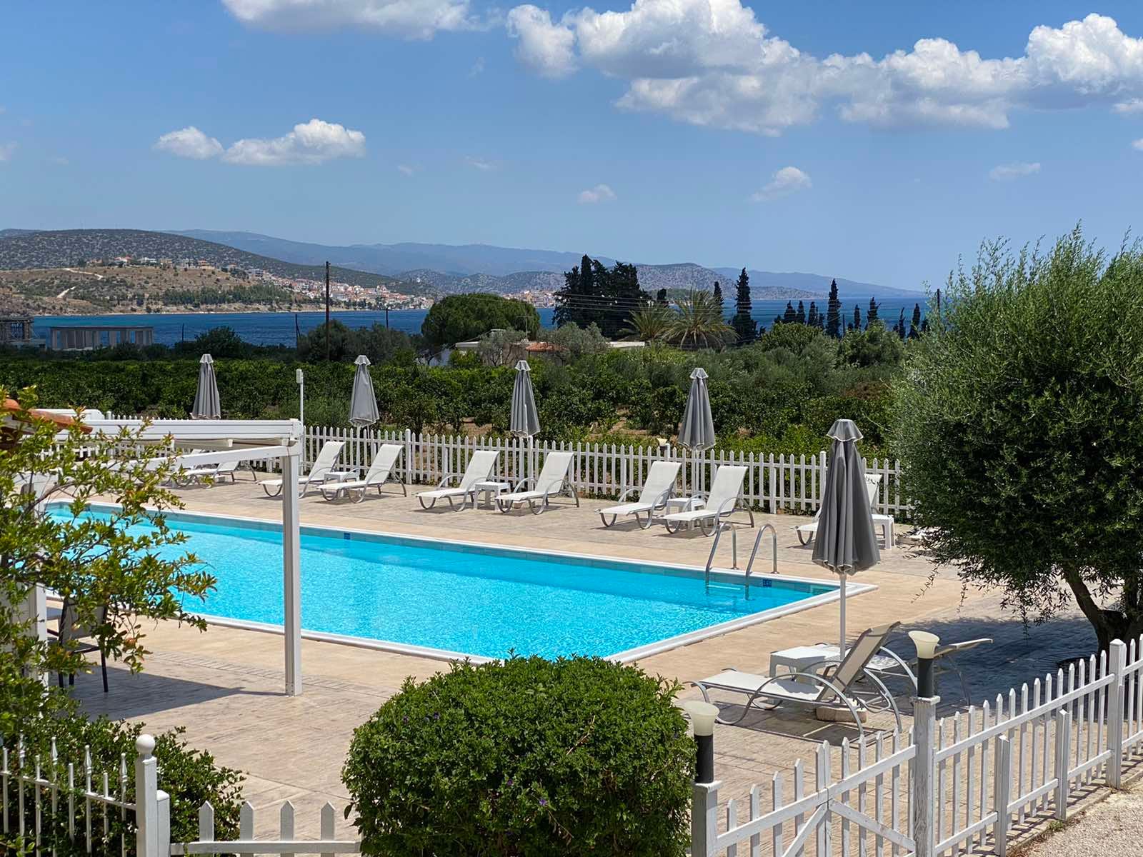 Leonidas Resort