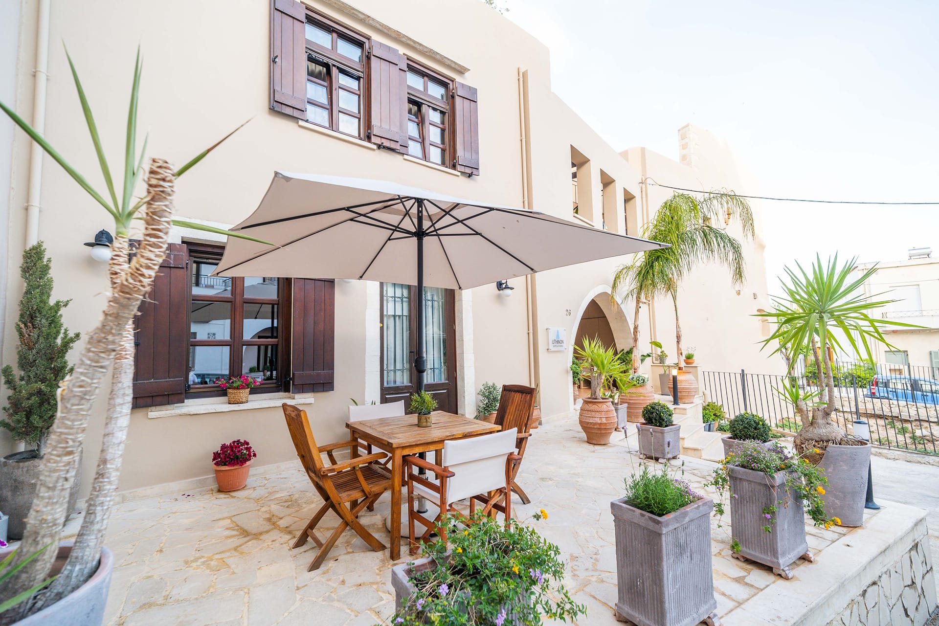 Lithinon Luxury Suites