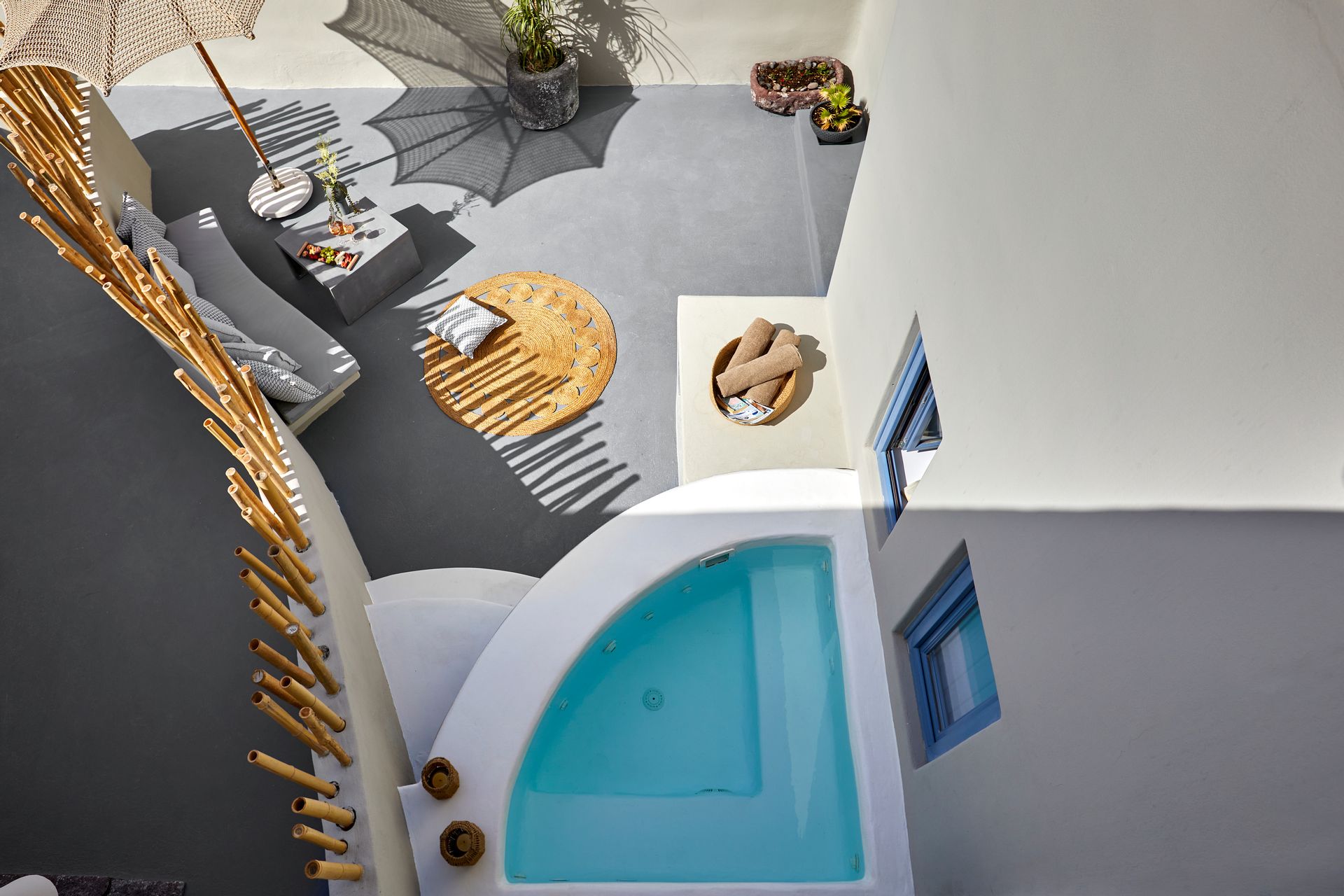 Luna Santorini Suites