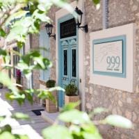 999 Luxury Apartments and Suites