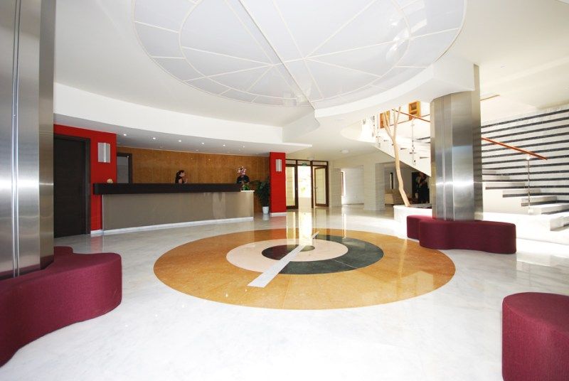 Macaris Suites & Spa