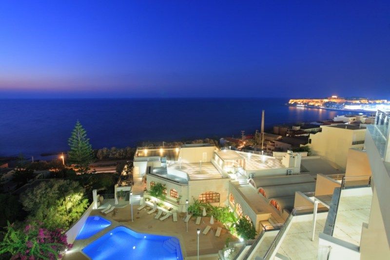 Macaris Suites & Spa