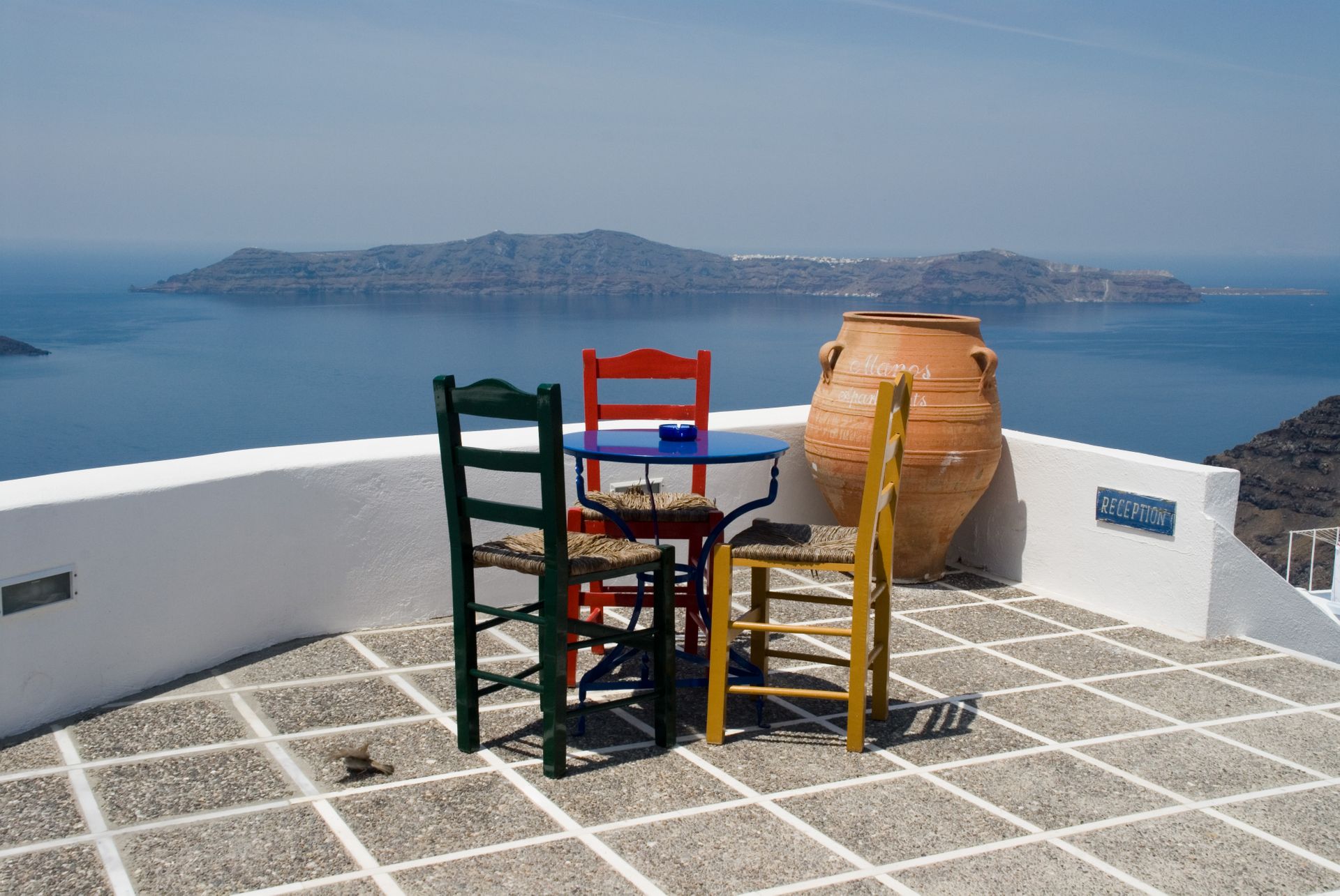 Manos Small World Santorini