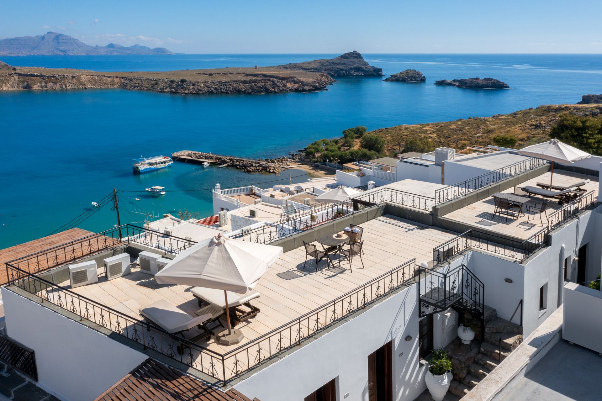 Maris Lindos Suites & Apartments