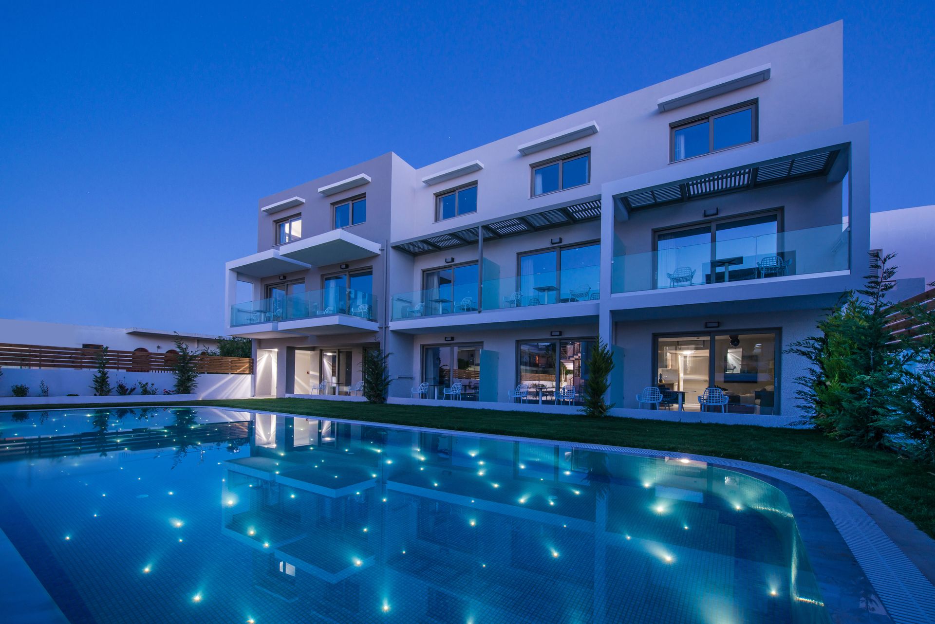 Mary Hotel Apts & Mary Royal Suites