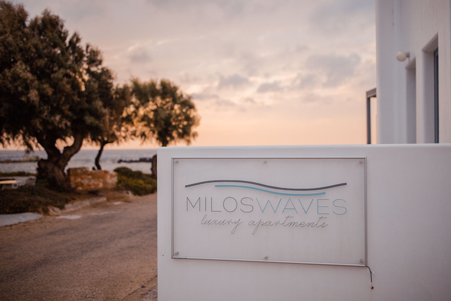 Milos Waves