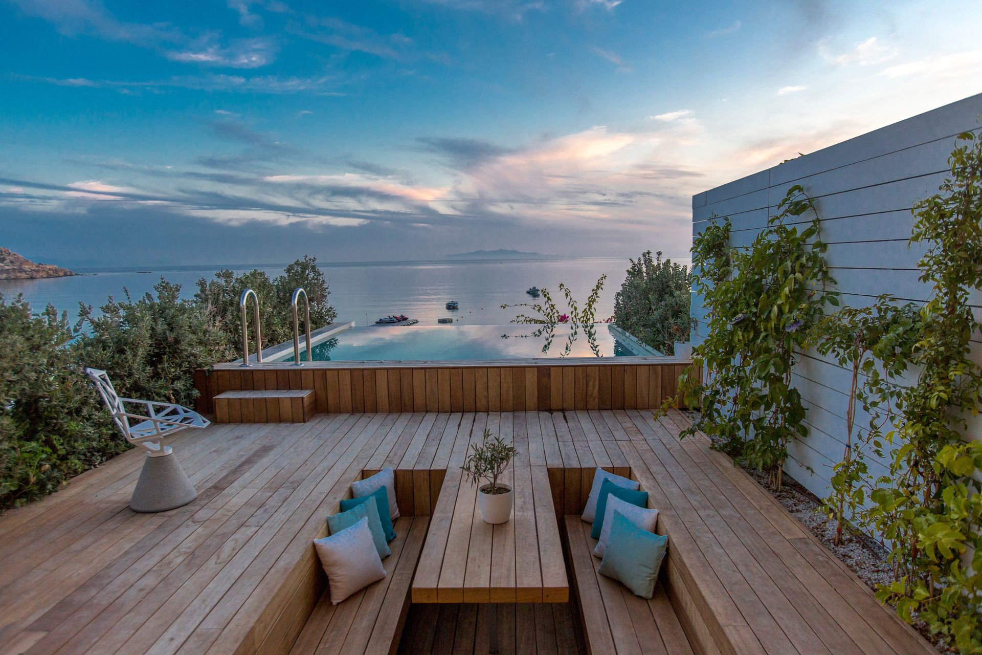 Mykonos Dove Beachfront Hotel