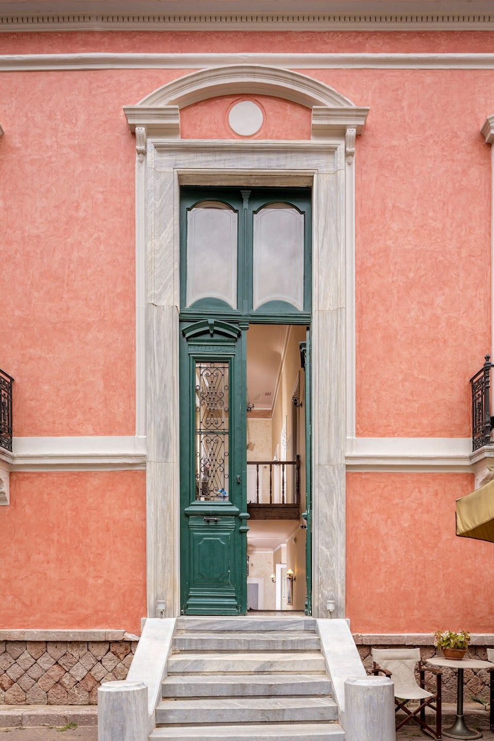 Nafsimedon Hotel