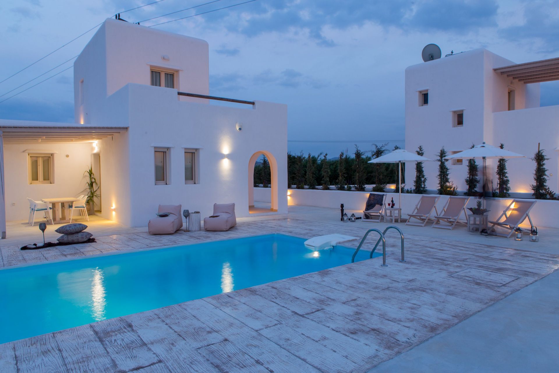 Naxian Lounge Villas