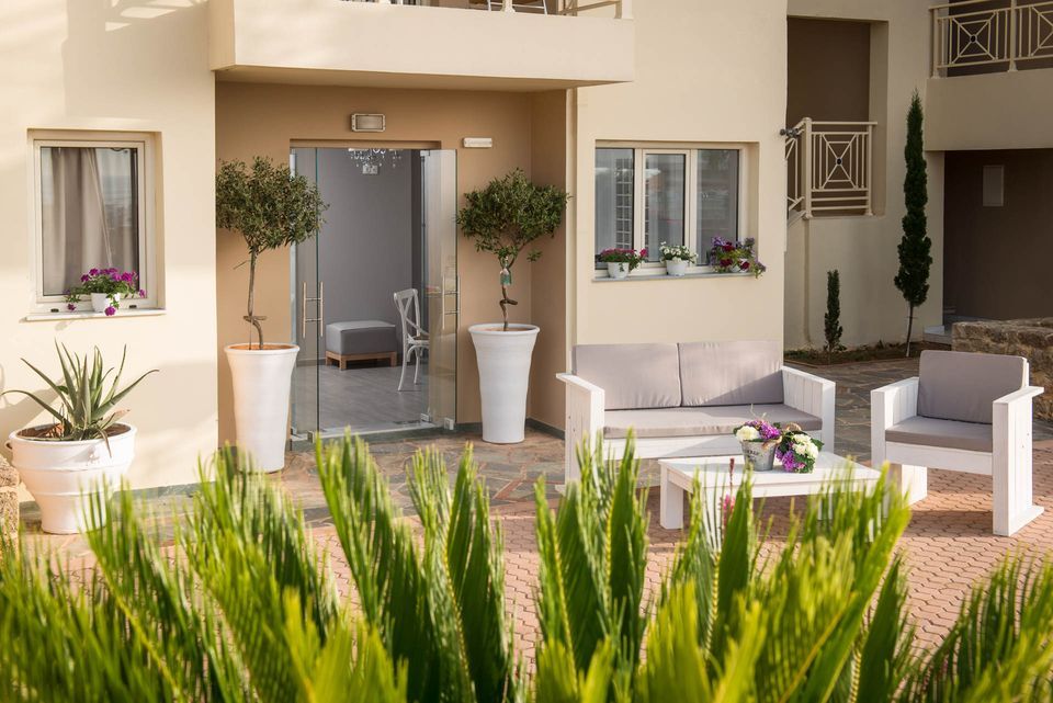 Notos Heights Hotel & Suites