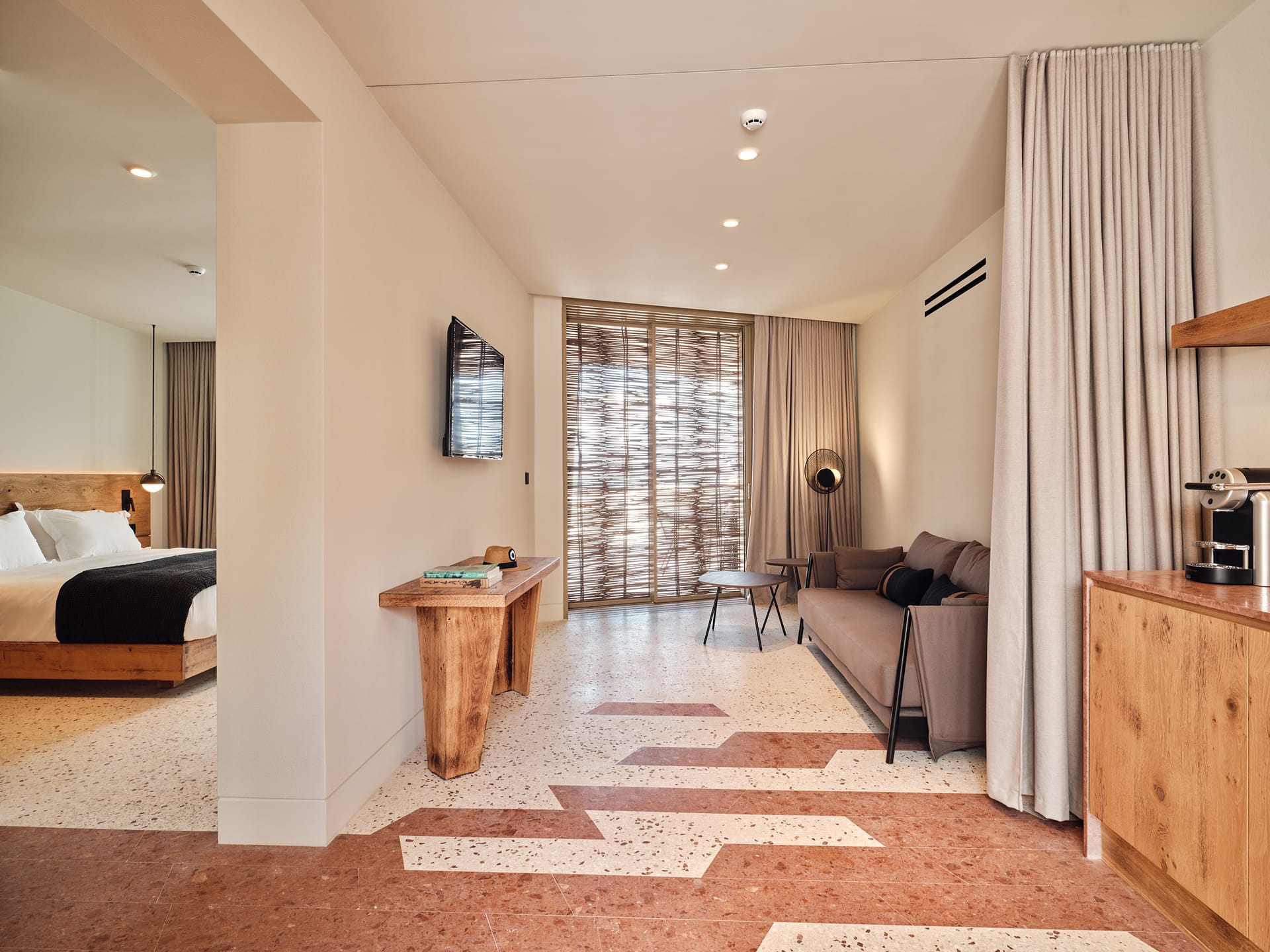 Nous Hotel