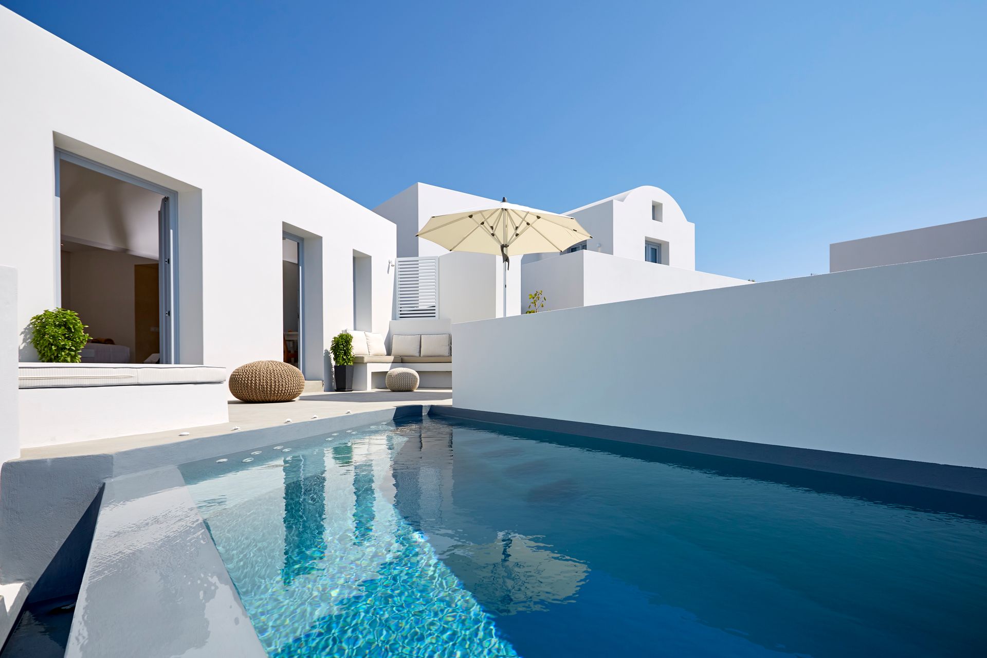 Nova Luxury Suites Santorini