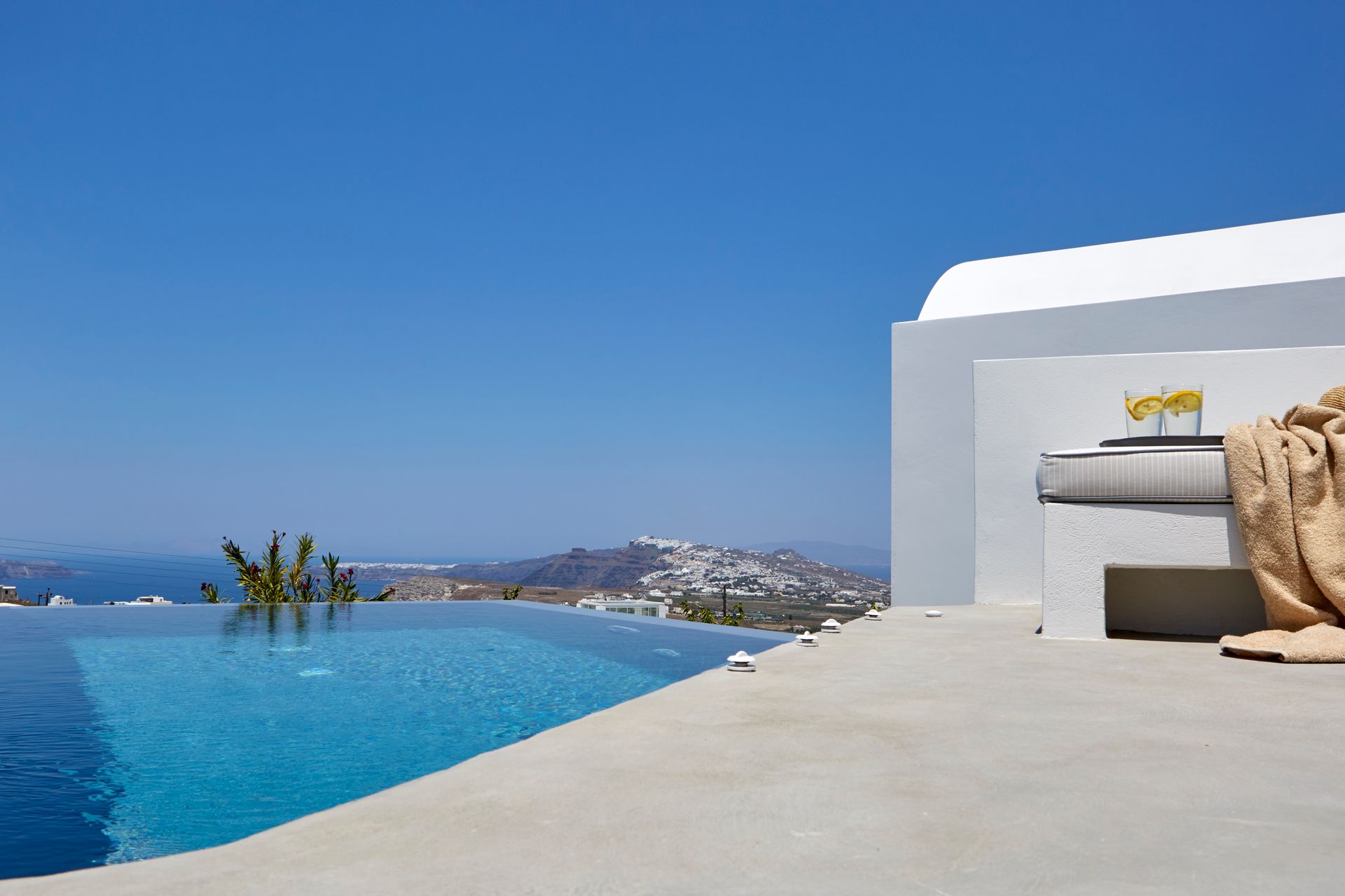 Nova Luxury Suites Santorini
